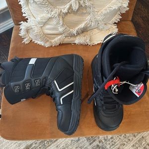 Men’s Burton Invador Snowboard Boots used twice